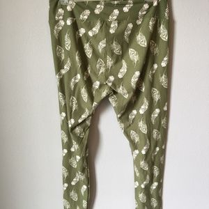 LuLaRoe Pants - LulaRoe green with white feathers TC leggings LuLaRoe Pants - LulaRoe green with white feathers TC leggings